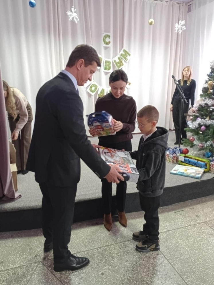 Татьяна Очкаласова осмотрела новый детский сад в Ловлинском поселении