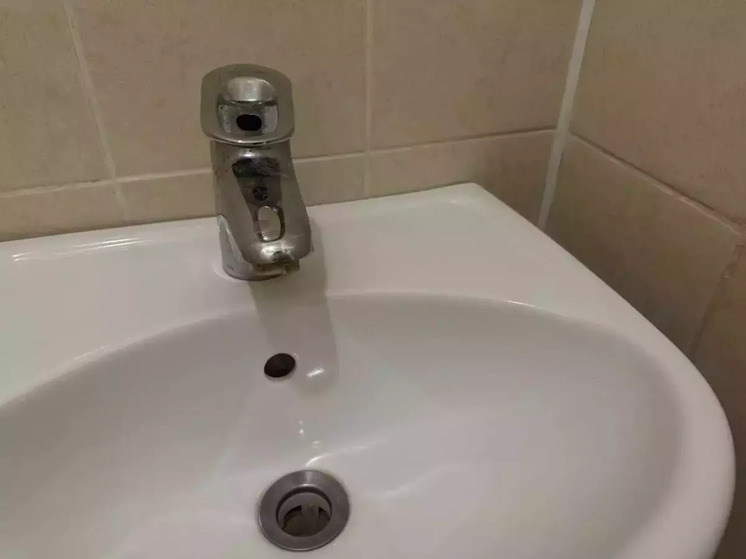 Двое поселков в Новошахтинске остались без воды из-за порыва