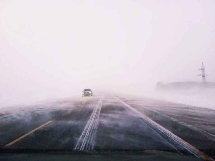 Водителей предупреждают о гололёде и снежных заносах на дорогах Омской области