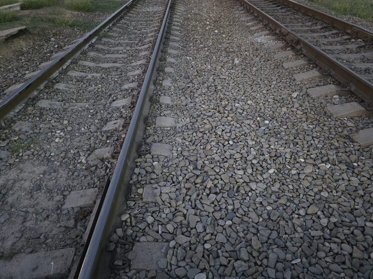 В Краснодаре приостановили движение поездов после повреждения путей БПЛА