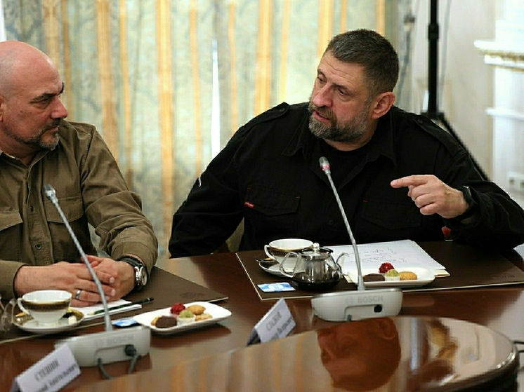 Военкор Сладков: мы должны быть готовы к перестрелке между Банковой и Кремлем