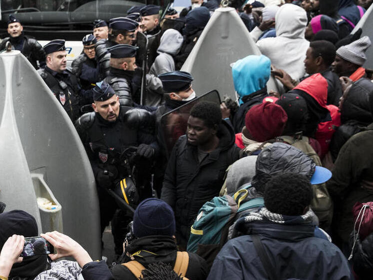 LJDD: колониальное прошлое остается больной темой для Франции