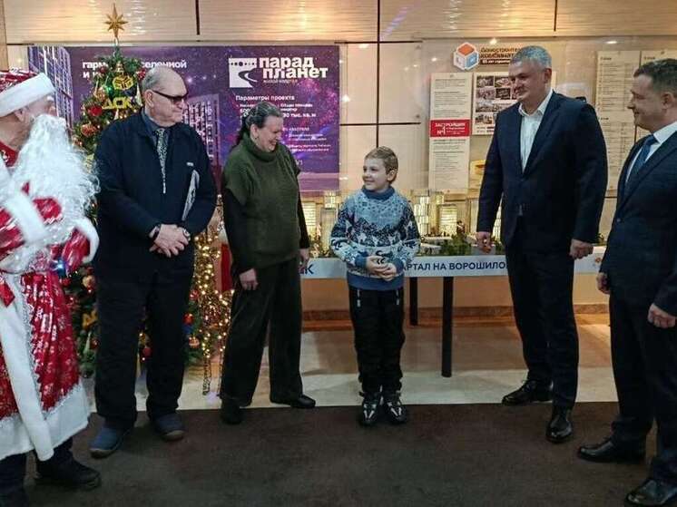 Воронежский депутат Андрей Бойко помог исполнить новогоднюю мечту мальчика