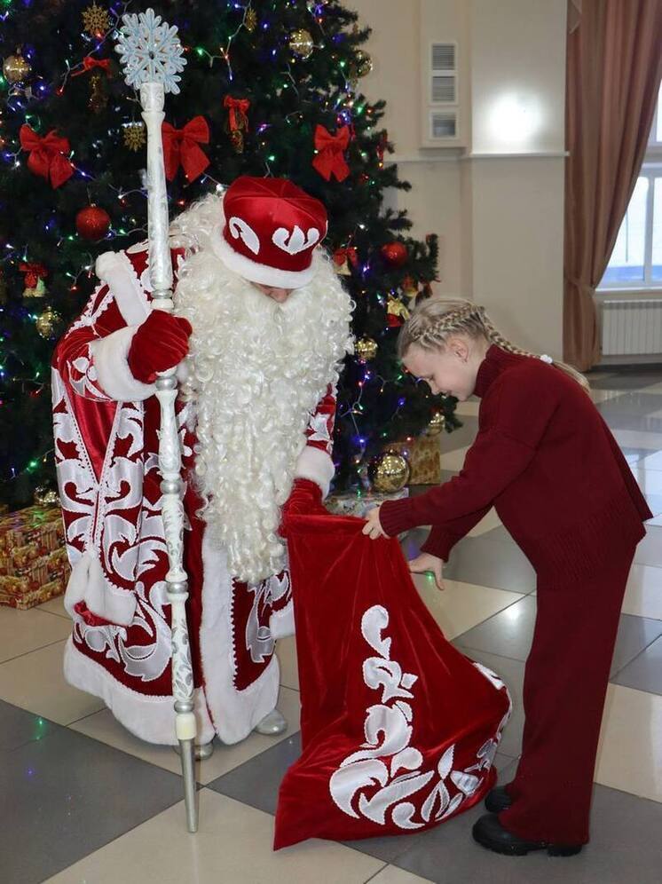 Калужский губернатор исполнил три мечты с всероссийской «Ёлки желаний»