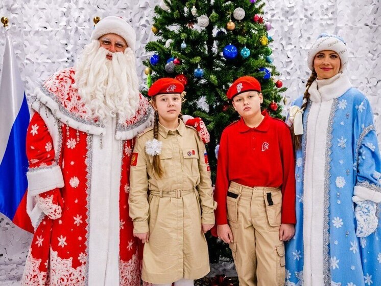 Глава ЛНР исполнил новогодние желания детей в рамках благотворительных акций