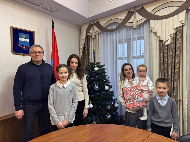 Глава Калуги исполнил мечты двух детей