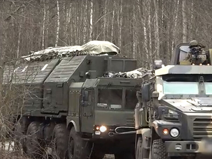 Джонсон: Россия может ударить «Орешником» по британским офицерам на Украине