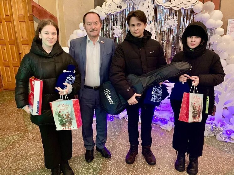 Депутат Галкин исполнил новогодние мечты маленьких туляков и поддержал многодетных