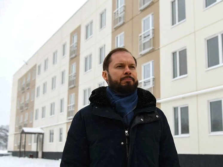 Врио губернатора Тверской области вручил жителям ключи от новой квартиры под Новый год