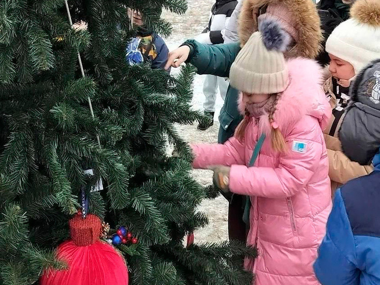 Липецкие дворы наполнились новогодним волшебством