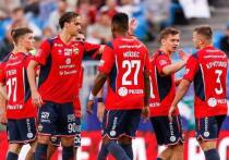 В последние дни 2025 года, несмотря на небольшое похолодание, весьма жарко в офисе московского ЦСКА. В преддверии очередной контрольной точки для российского футбола армейцы могут сделать изменения в составе. В частности, поговаривают, что у ЦСКА будет до шести новых игроков в зимнюю паузу. Давайте попробуем разобраться в этой череде инсайдерских новостей. 