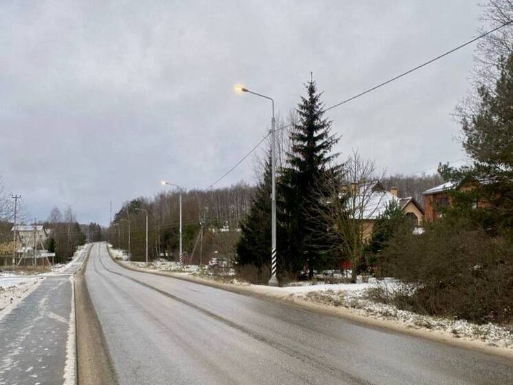 На 10 дорогах в Серпухове подключили новые линии освещения