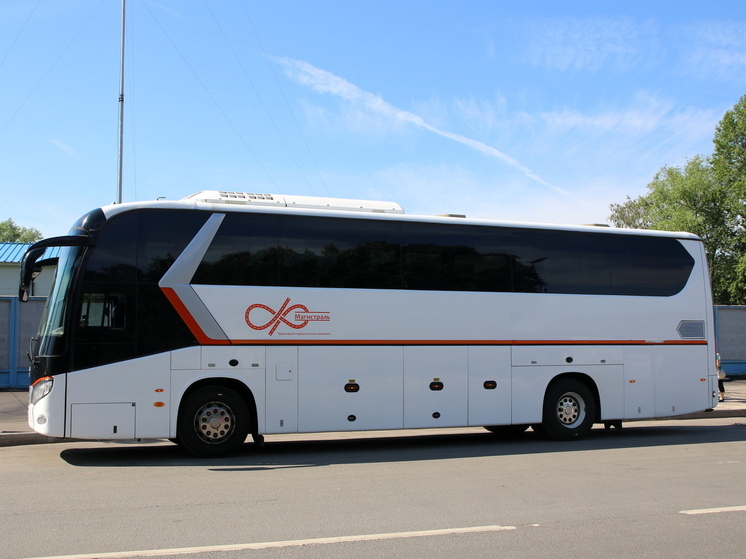 В Эстонии из-за сильного ветра опрокинулся автобус с российскими туристами