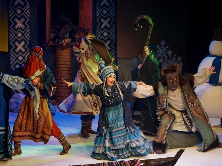 В Краснодарском Молодежном театре снова идет «Семейная елка»