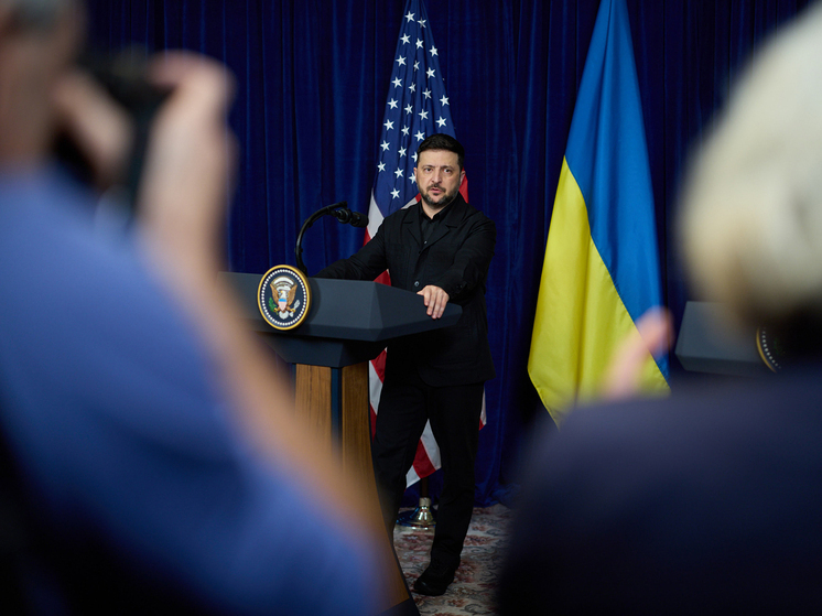 Всякий раз, когда украинские власти устраивают какую-нибудь мерзость типа атак на Крымский мост или попыток диверсий против ядерной триады России, эксперты сразу начинают предполагать, куда Россия может нанести ответные удары и где будет пережидать «ответку» Зеленский