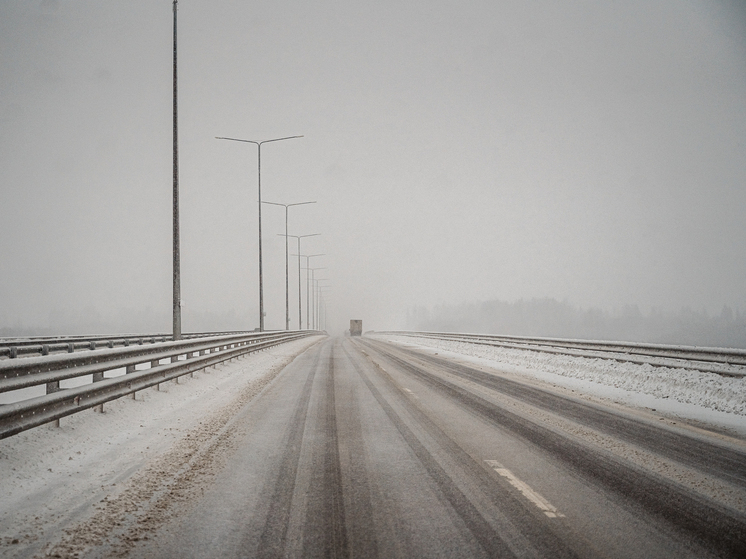 В стоящую машину врезалась другая в Тверской области