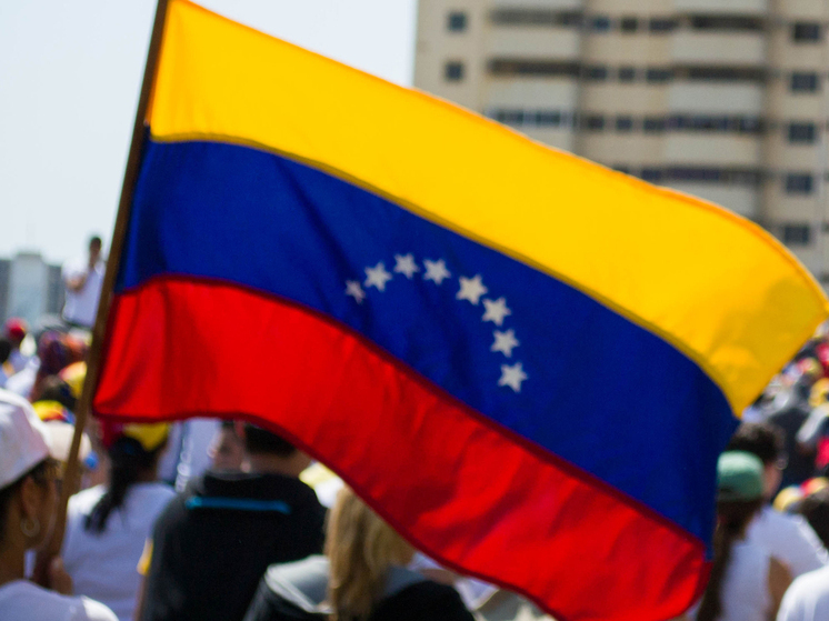 Венесуэла замораживает нефтяные скважины