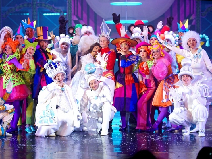 В Краснодаре, во Дворце искусств «Премьера», детям показывают тридцать первую «Новогоднюю фантазию»