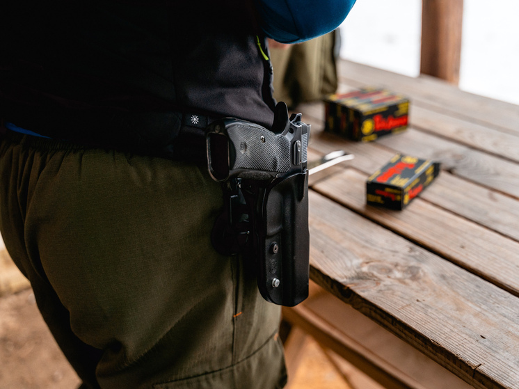 Тверским владельцам оружия напомнили о правилах безопасности на Новый год