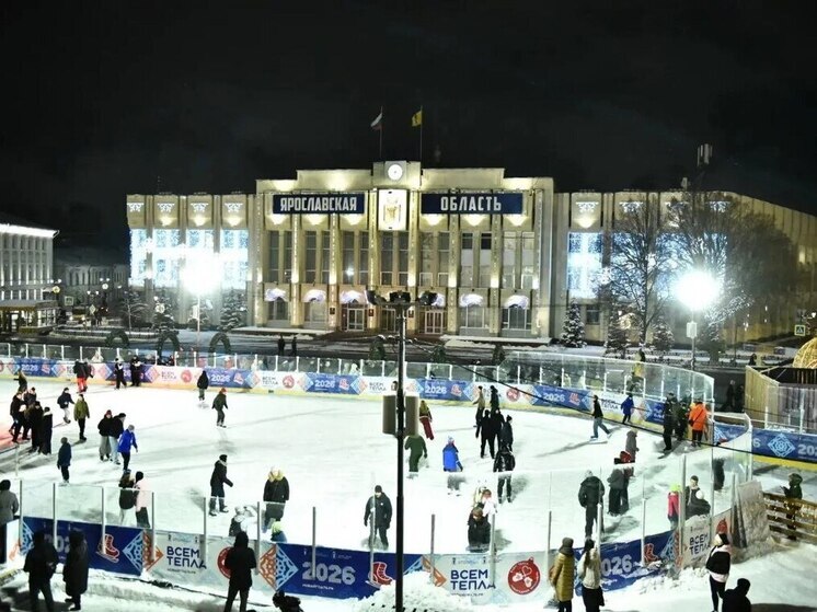 В новогодние праздники городские катки будут работать допоздна.