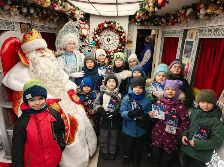 В Ярославле побывал поезд Деда Мороза