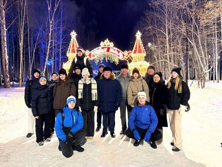 В Нижневартовске открылся самый большой каток в Югре