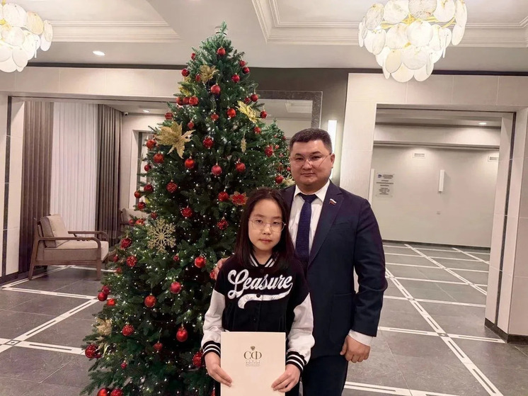 Юную калмыцкую шахматистку отметили за спортивные достижения