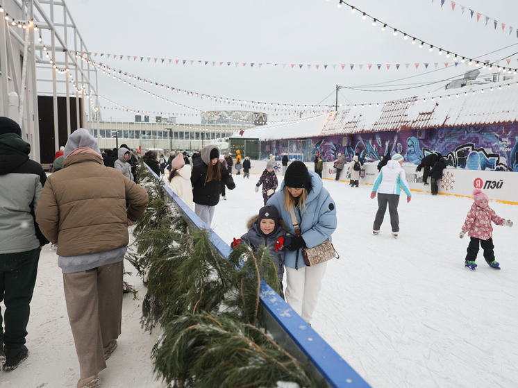 84-летняя пенсионерка из РФ покорила Запад, выйдя на каток