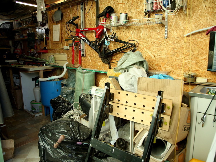 Мужчина превратил гараж в квартиру, заплатив 1,2 млн рублей