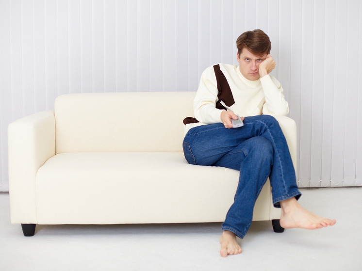 В Архангельске спасли мужчину, который застрял в диване