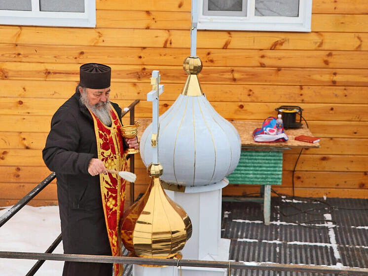 В Шоршелах установили купола на купель и часовню