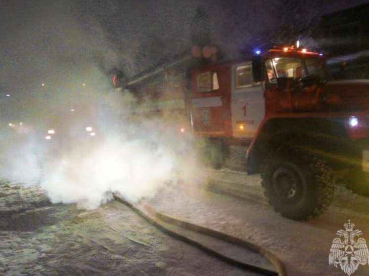 Трагедия в Якутске: ночной пожар унес жизнь женщины, двое детей в реанимации
