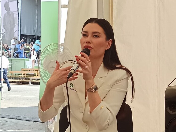 Врач-диетолог Регина Ахуньянова, больше известная уфимцам как Регина Доктор, представила новую книгу "Интенсивное снижение веса за 14 дней"