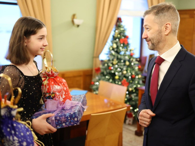 На Чукотке начали исполнять детские мечты с "Ёлки желаний"