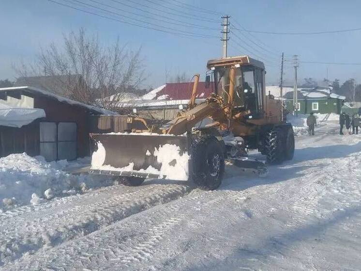 В Барнауле после очистки дорог от снега топит участки и дома в частном секторе