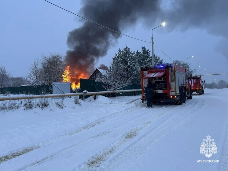 Баня площадью в 64 «квадрата» вспыхнула под Кимовском