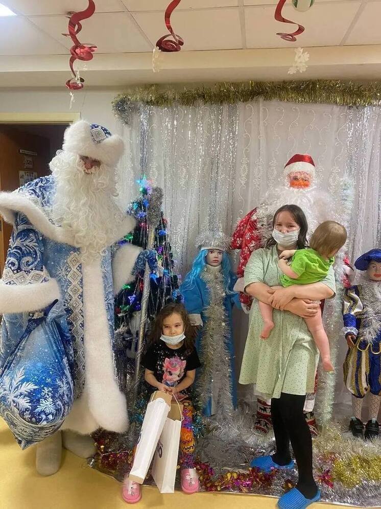 Глава Салехарда по просьбе бойца СВО в больнице поздравил его детей с Новым годом