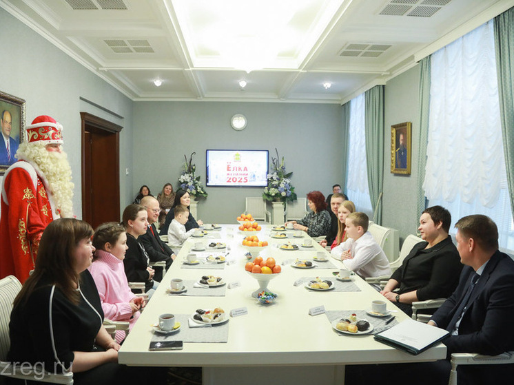 Губернатор Пензенской области встретился с детьми в рамках акции «Елка желаний»