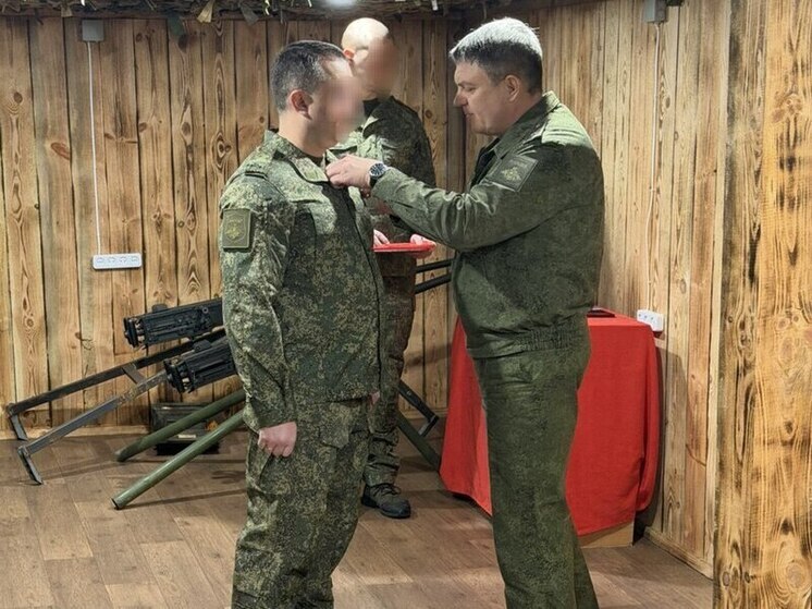 Глава ЛНР вручил награды военнослужащим российской армии накануне Нового года