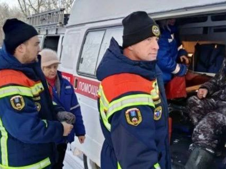 В Балакове прохожий помог выбраться провалившемуся под лёд мужчине