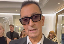 Знаменитости поздравляют читателей «МК» с Новым годом