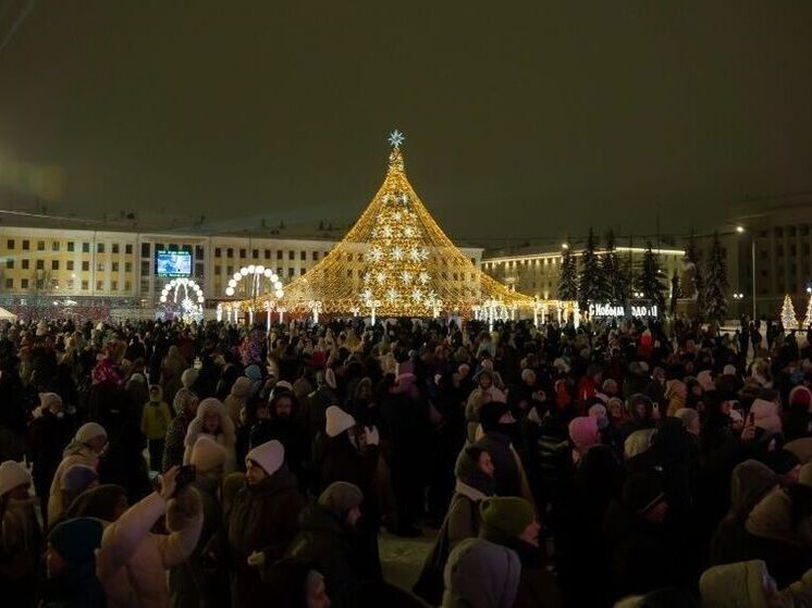 Новогодняя ночь в Кирове: от барабанщиков до диджей-сета и «Пой до утра»