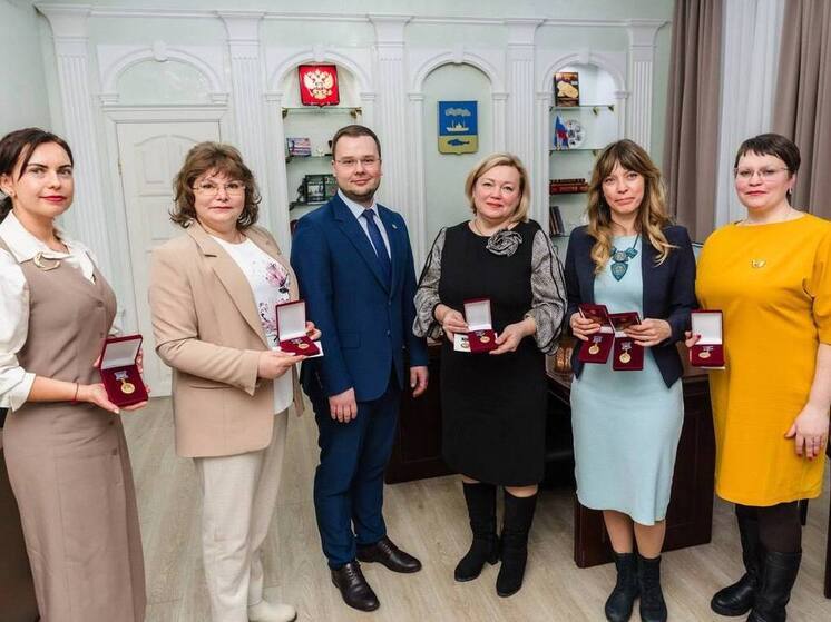 Мурманские волонтеры и предприниматели получили награды за поддержку участников СВО и их семей