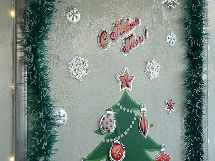 В Волгограде Дед Мороз, Снегурочка и Чебурашка поздравили жителей с Новым годом