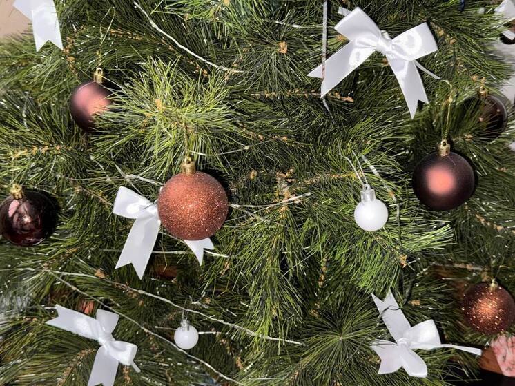 Психолог: накройте новогодний стол, как для гостей, даже если празднуете в одиночестве