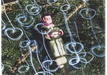 В этот Новый год в моде, говорят, «все советское»: начиная от меховых шапок-шариков и заканчивая рецептами салата «оливье»