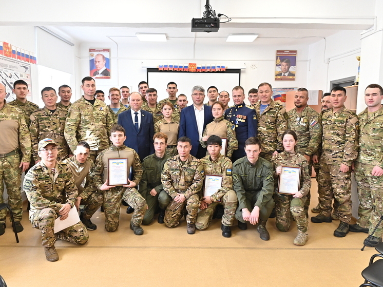 Десять воспитанников из Бурятии стали курсантами-гвардейцами в центре «ВОИН»