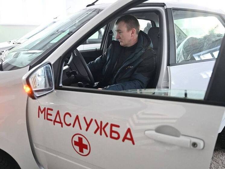 Автопарк медучреждений Удмуртии пополнился новыми санитарными машинами