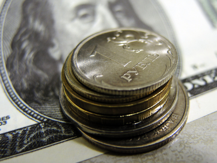 В канун и в первые дни нового года недостатка в экономических прогнозах не бывает