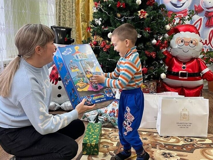 Андрей Воробьев поздравил 4-летнего Витю из ДНР с Новым годом